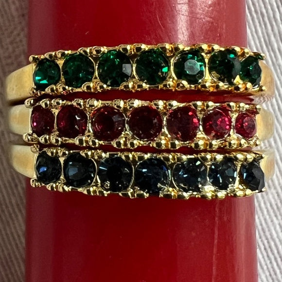 Set of 3 AVON 'Faux Jewelled' Rings - Picture 2 of 6